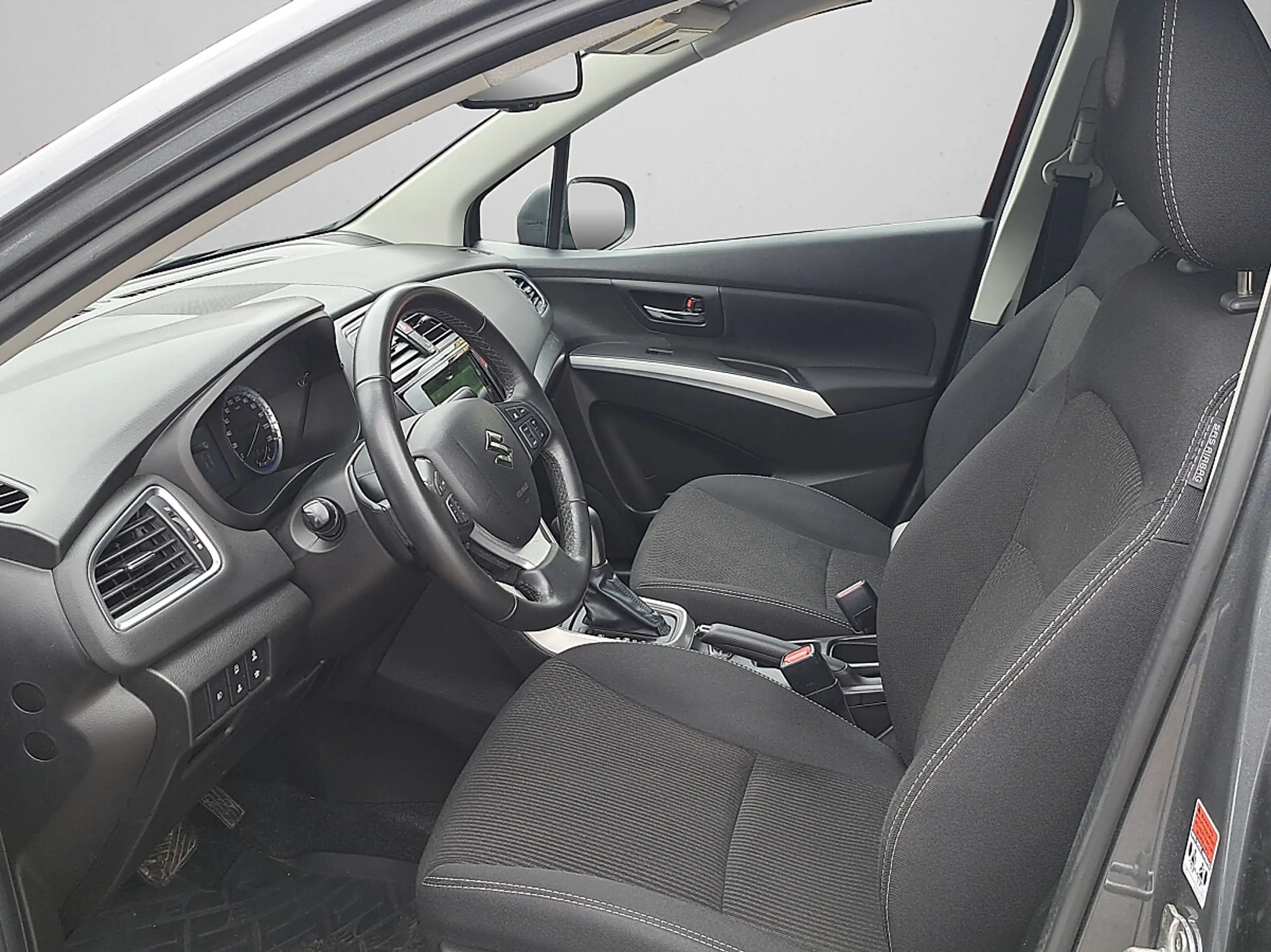 Suzuki SX4 S-Cross 1,4 GL+ DITC Hybrid ALLGRIP shine Aut. — photo 9