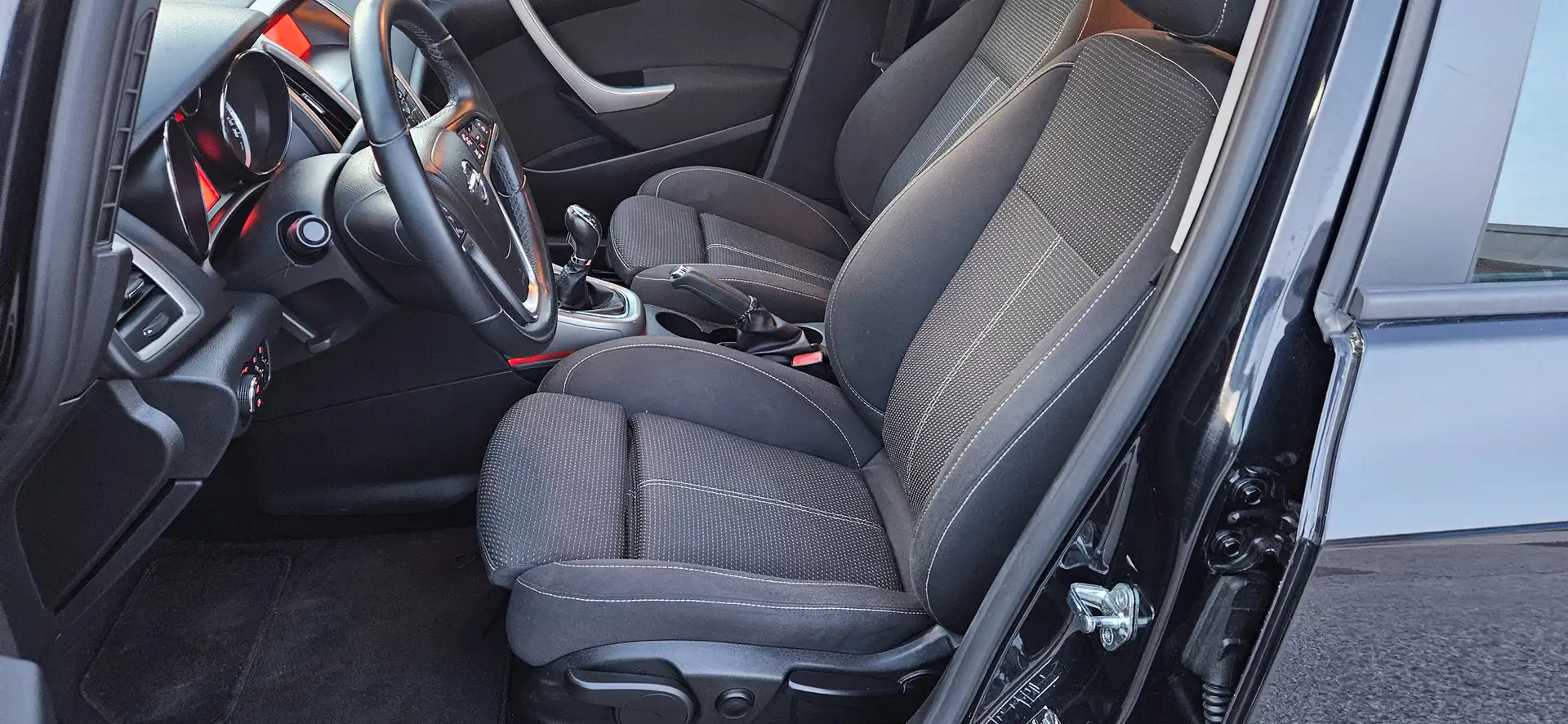 Opel Astra 1.7 cdti Cosmo 125cv Schwarz - 2