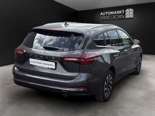 Ford Focus view 7