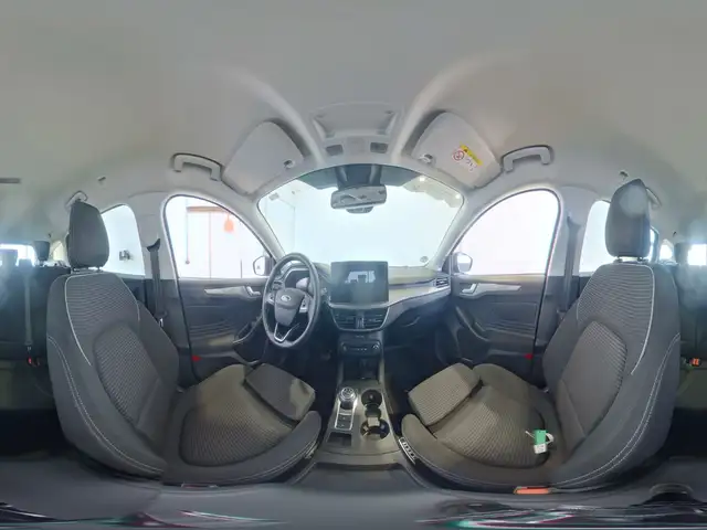 Ford Focus view 12