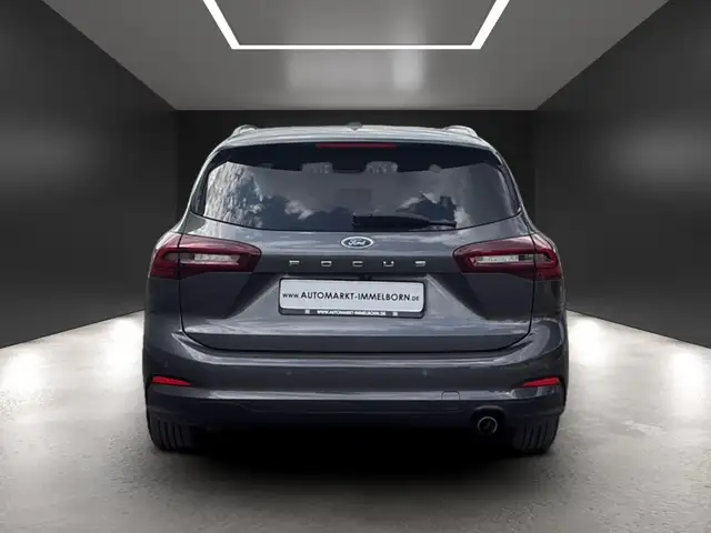 Ford Focus view 10