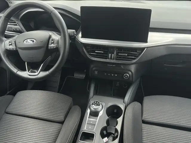 Ford Focus view 15