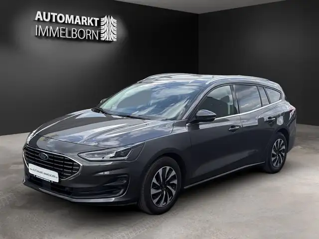 Ford Focus view 4