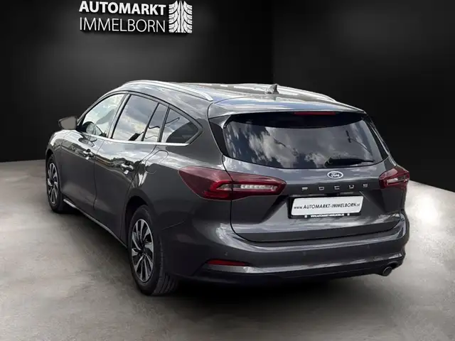 Ford Focus view 5