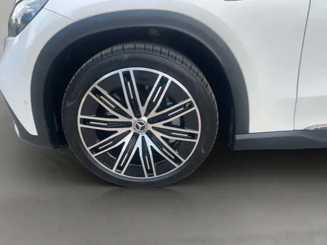 Mercedes-Benz EQE view 15