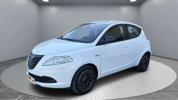 Ypsilon III 2011 1.2 8v S MomoDesign