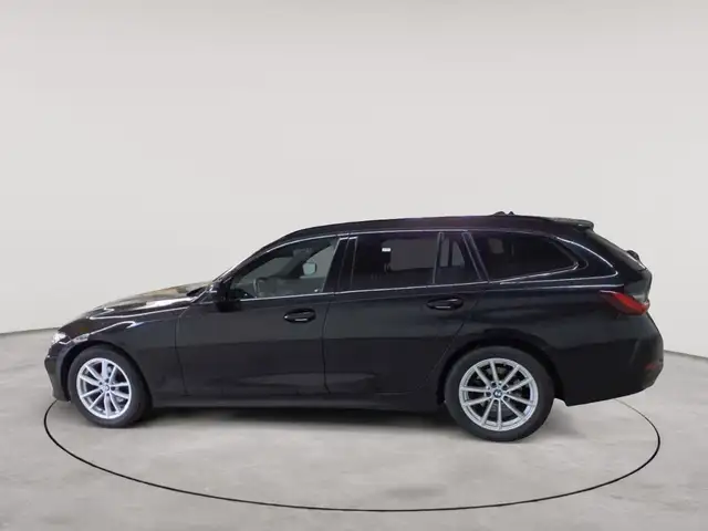 BMW 3 Series view 6