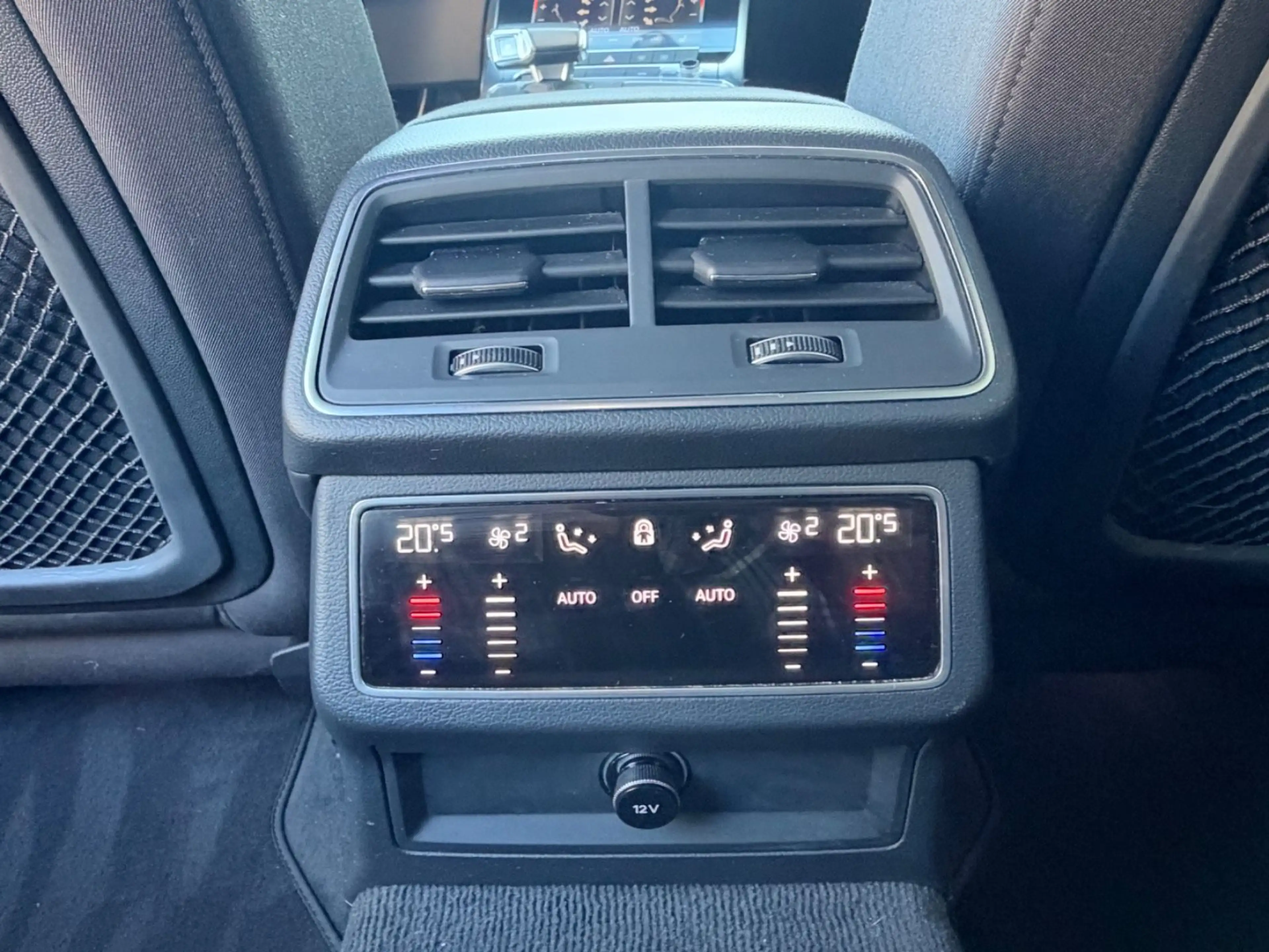 Audi A6 Avant 40 TDI quattro sport AHK — photo 15