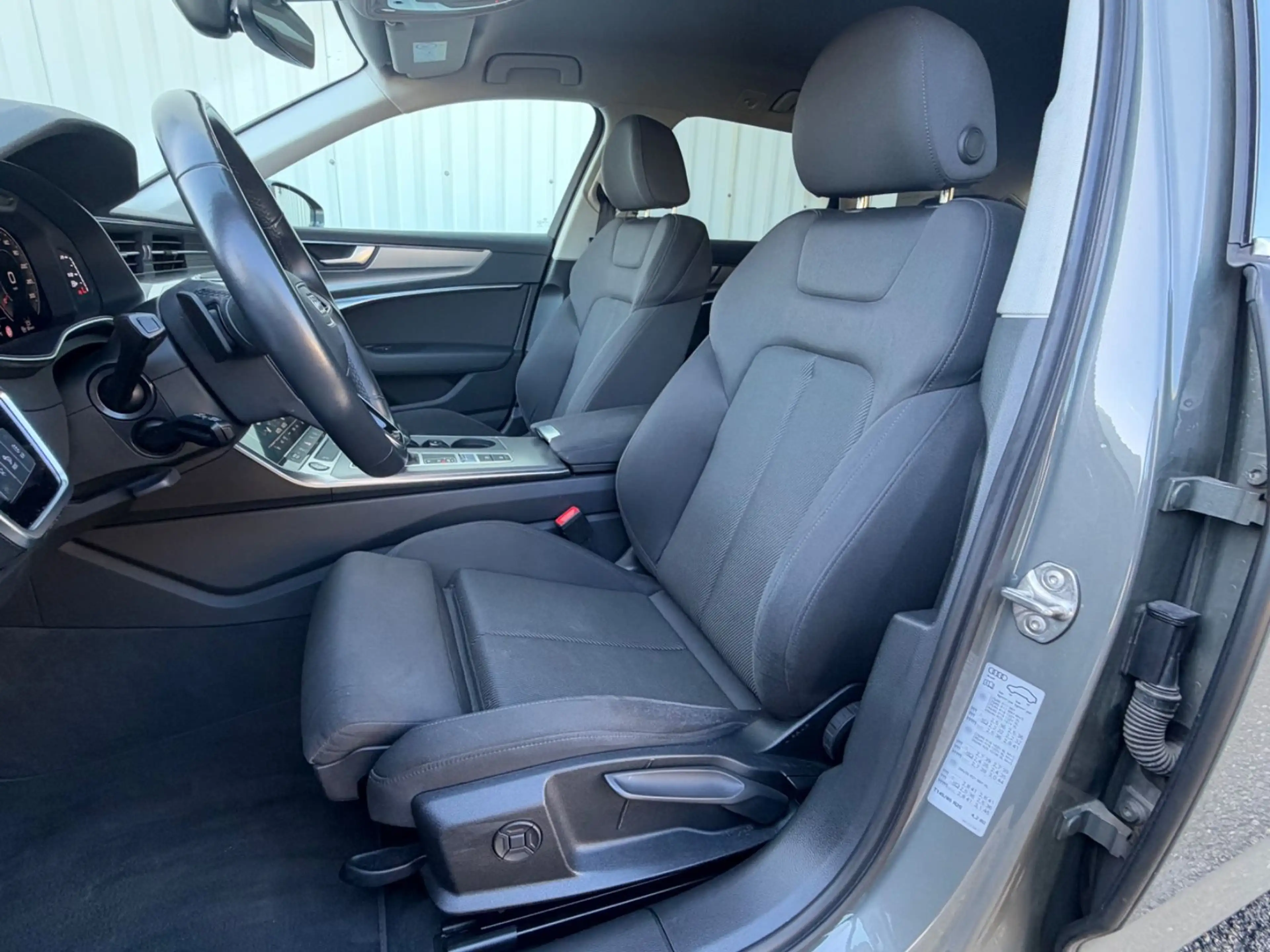 Audi A6 Avant 40 TDI quattro sport AHK — photo 7
