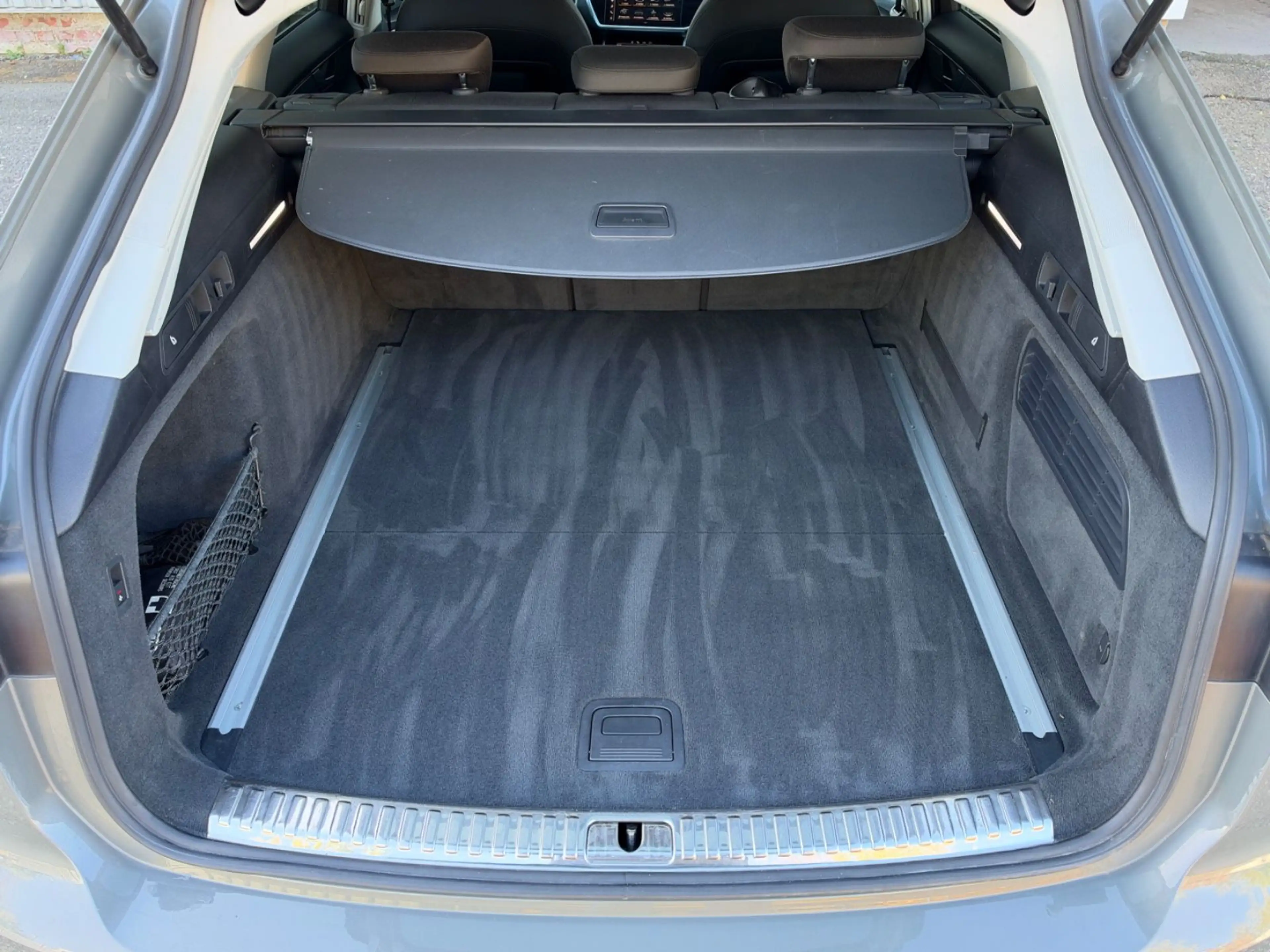 Audi A6 Avant 40 TDI quattro sport AHK — photo 28