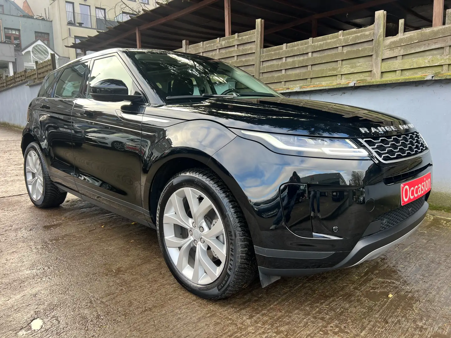Land Rover Range Rover Evoque P300e SE R-Dynamic 4X4 Plug-in Hybride Zwart - 1