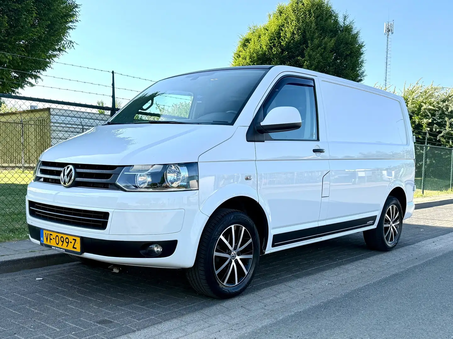 Volkswagen Transporter 2.0 TDI L1H1 Edition 103 kW WEBASTO Wit - 1