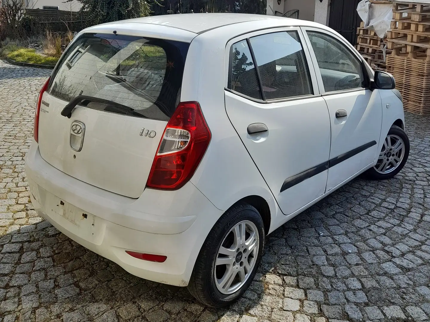 Hyundai i10 Weiß - 2