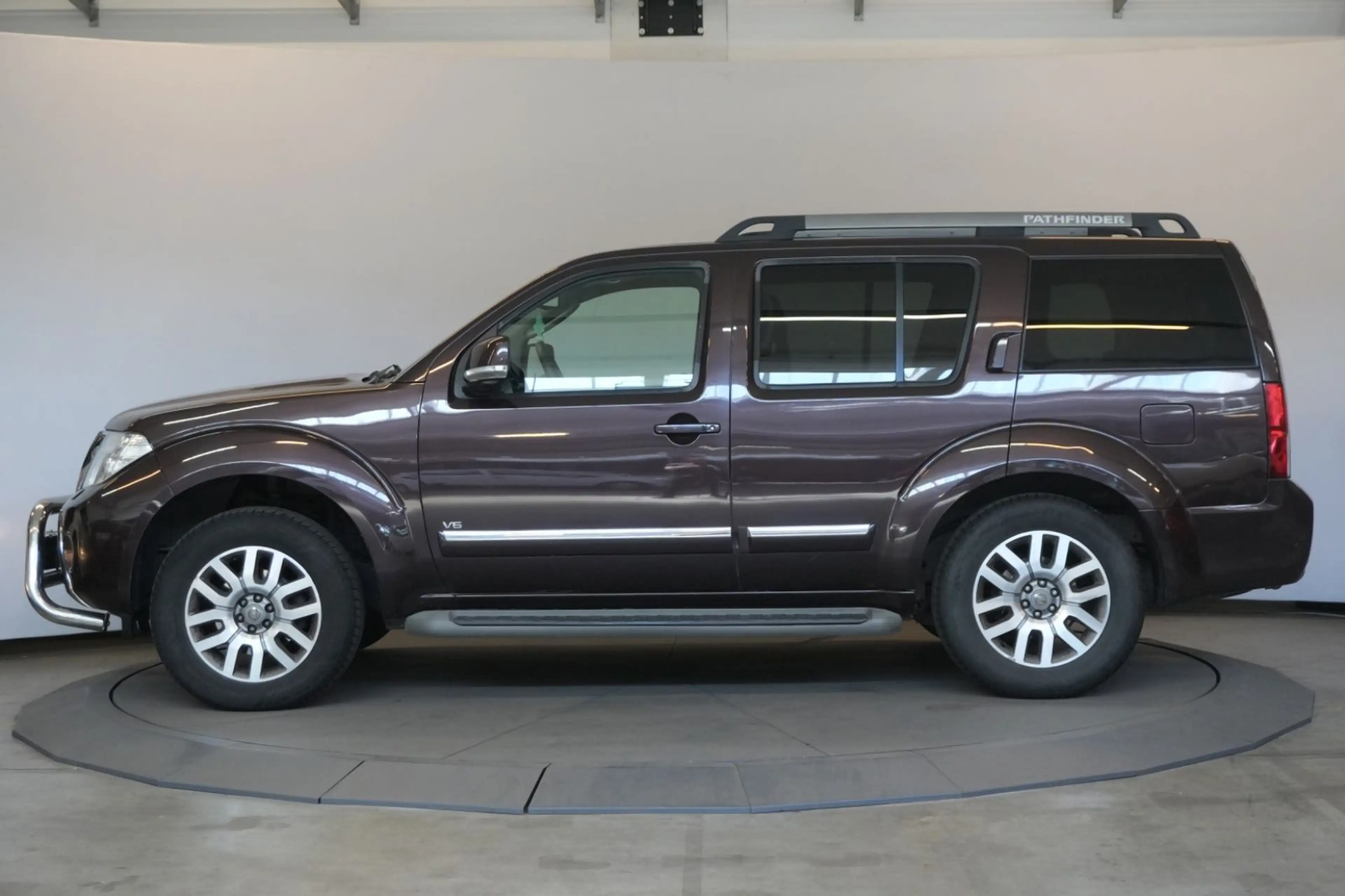 Nissan Pathfinder 3.0 dCi LE V6 7Sitzer Kamera AHK BOSE — photo 2