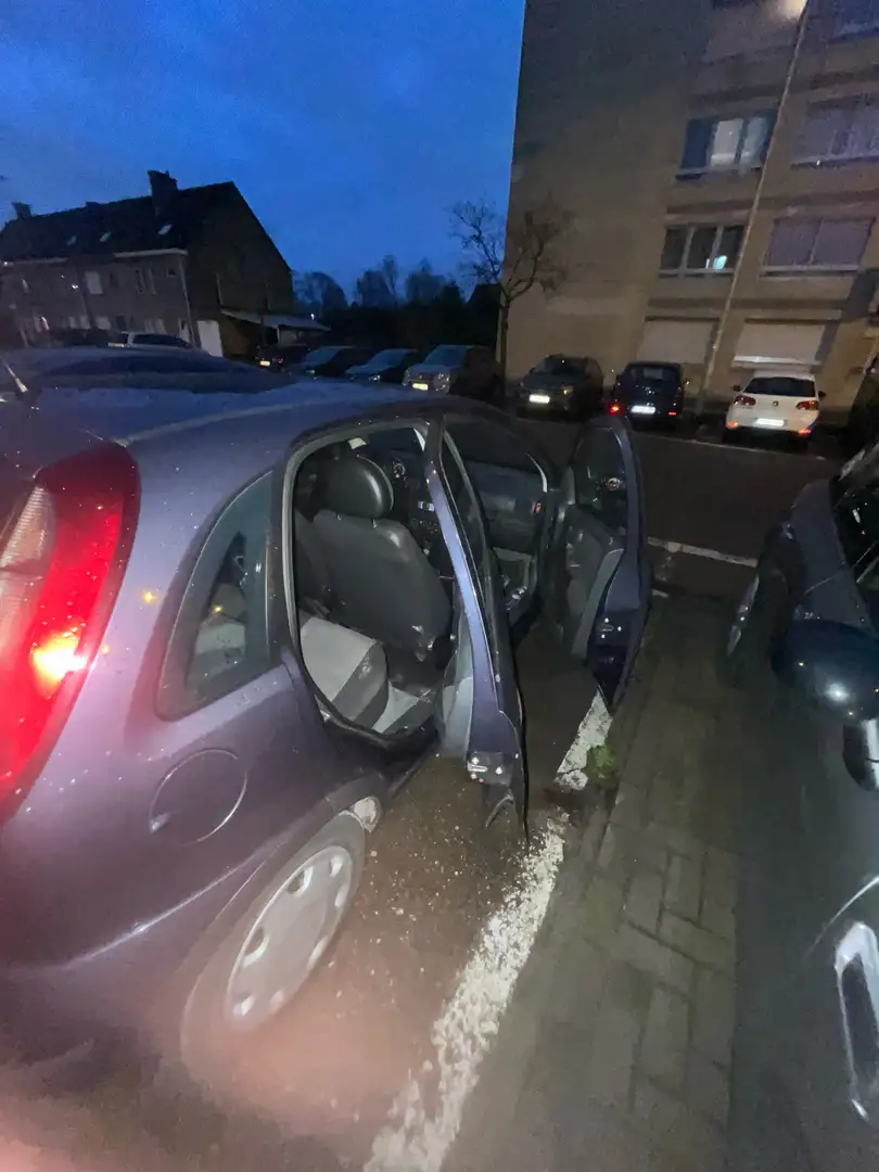 Opel Corsa 1.0 Blauw - 1