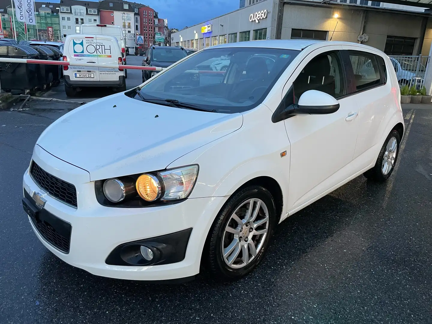 Chevrolet Aveo 1.6 LTZ TÜV NEU BEI KAUF  STRECKEN FZG GUTER ZUST Bílá - 1