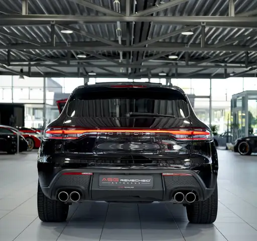 Porsche Macan view 9