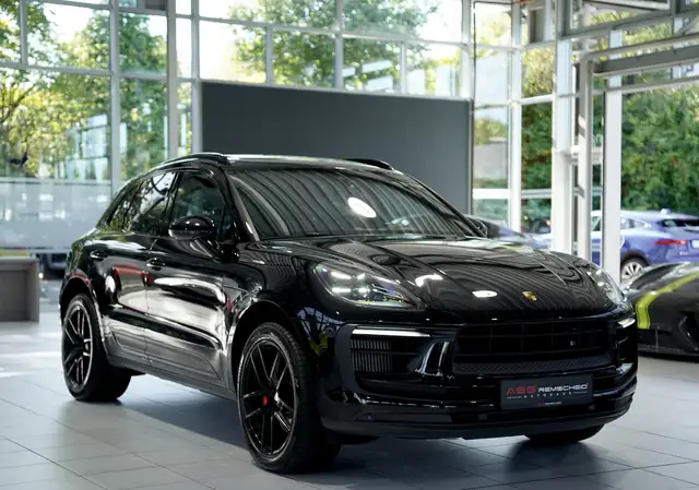 Porsche Macan view 6