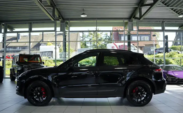 Porsche Macan view 11