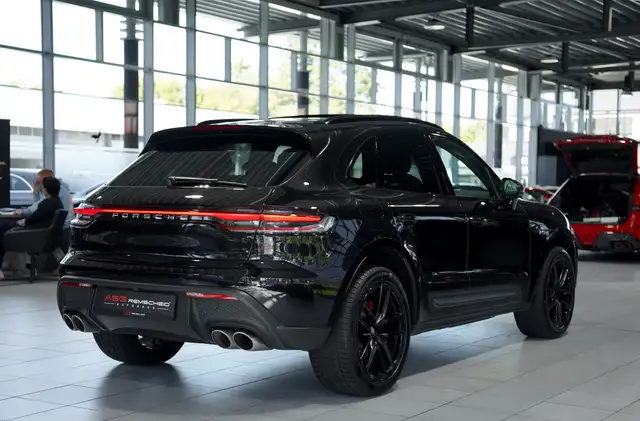 Porsche Macan view 8