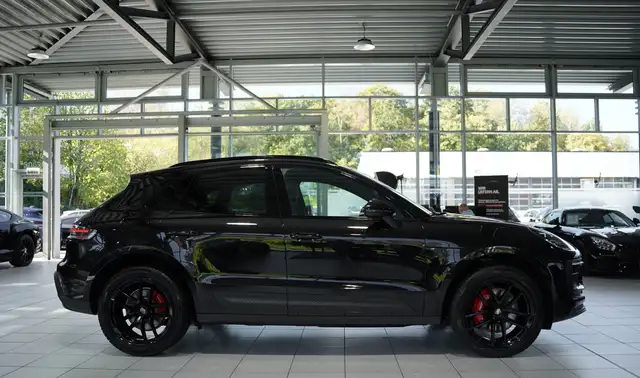 Porsche Macan view 7