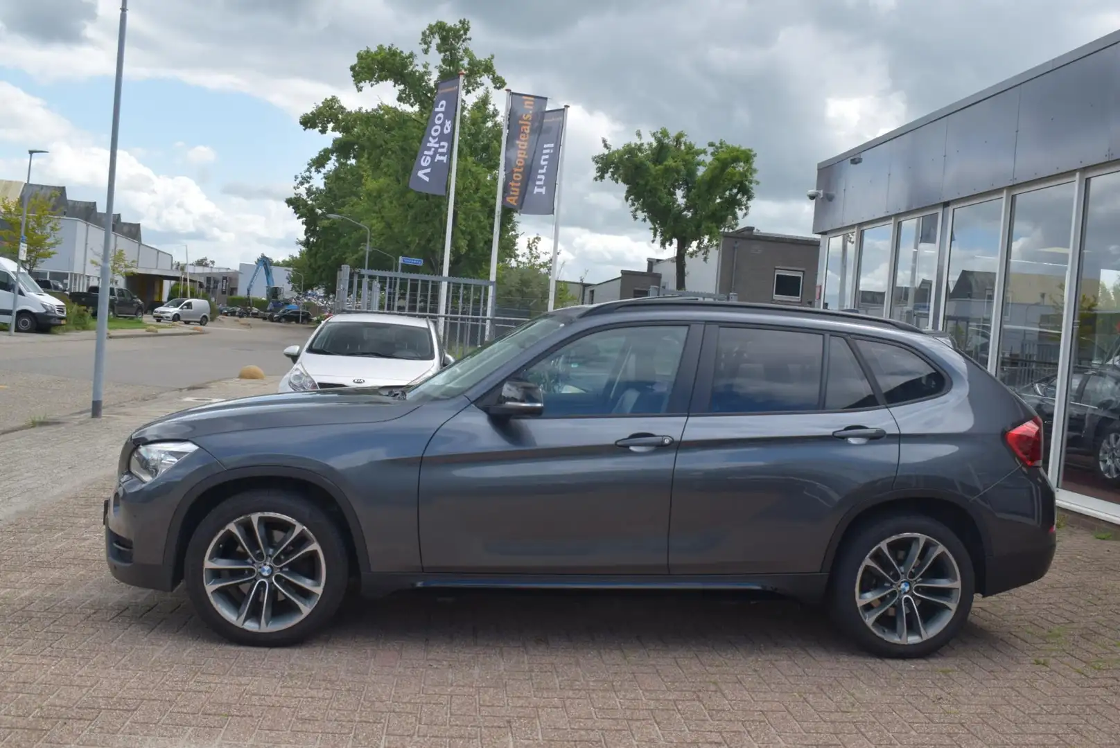 BMW X1 XDrive20i AUTOMAAT|PANO DAK|XENON|LEDER|NAVI||CRUI Gris - 2