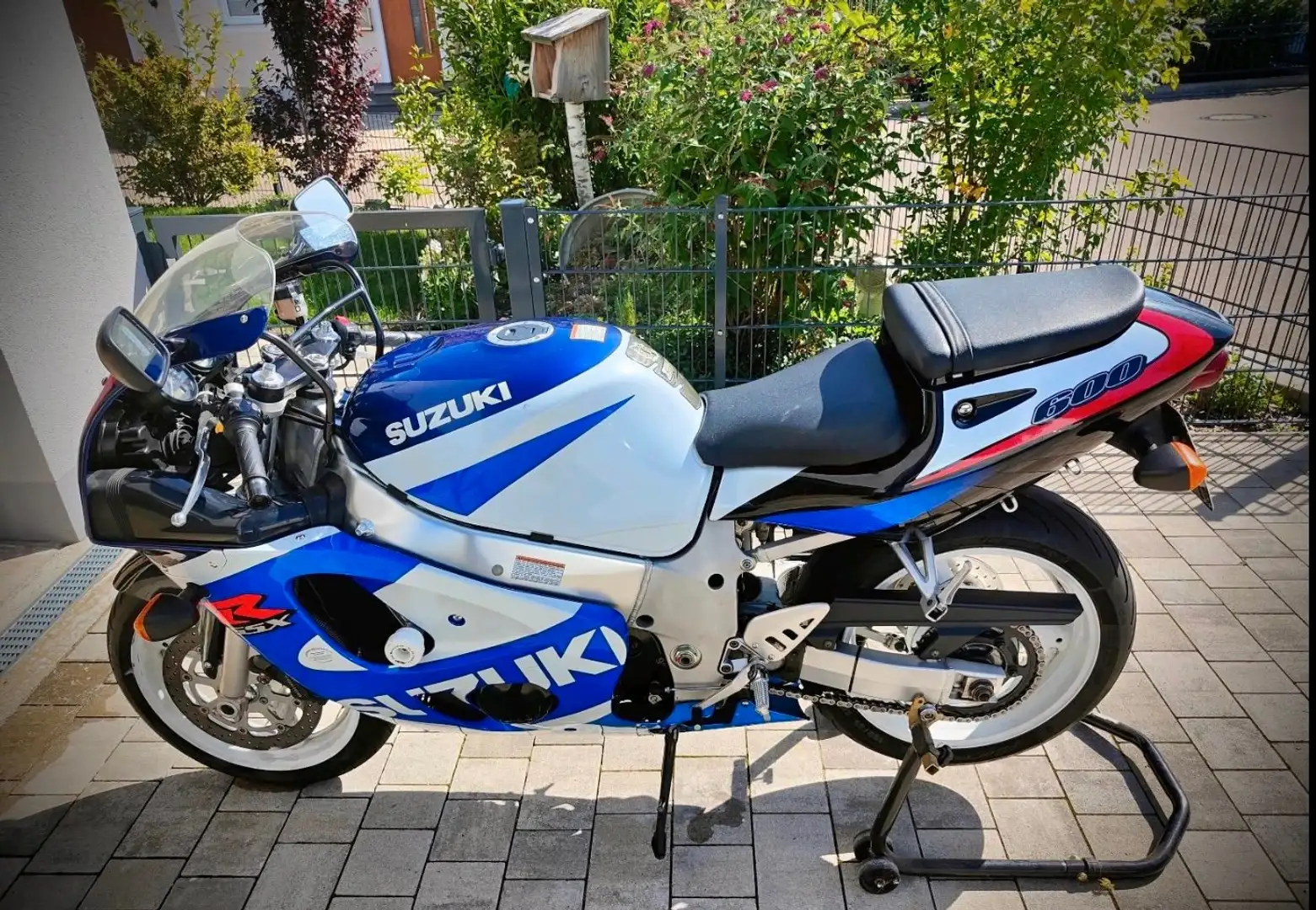 Suzuki GSX-R 600 Srad Bílá - 1