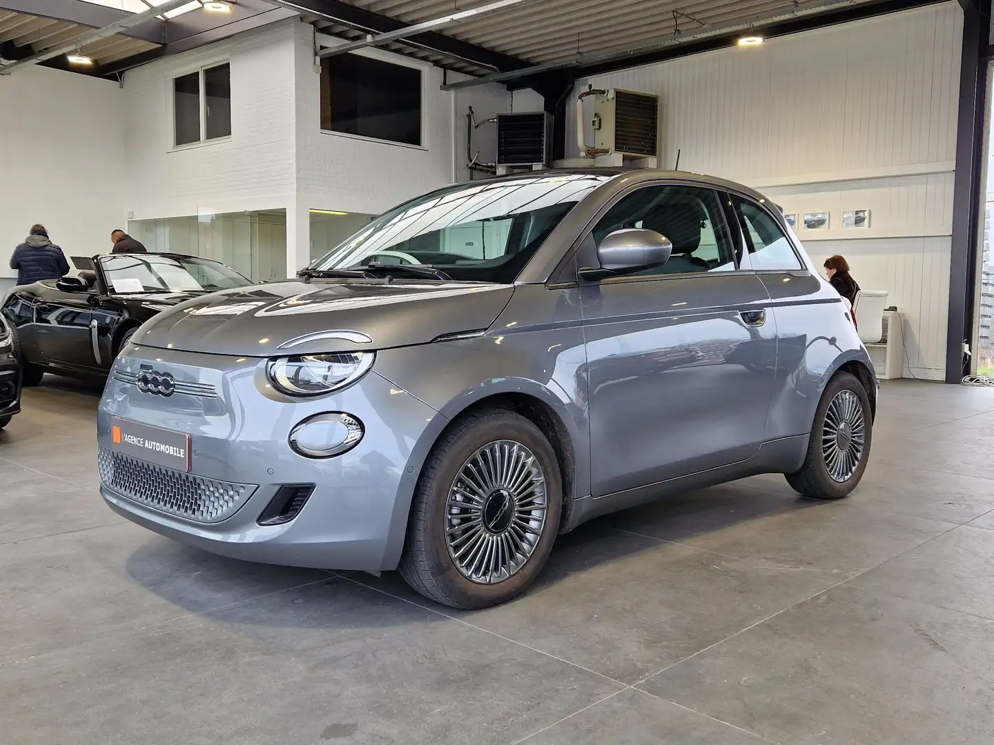 Fiat 500e 42 kWh Icon - Garantie 12M Grijs - 2