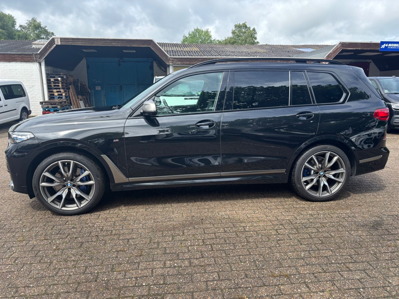 BMW X7 M50d M-Paket 7 Sitze Laser Pano TV *Voll* — photo 2