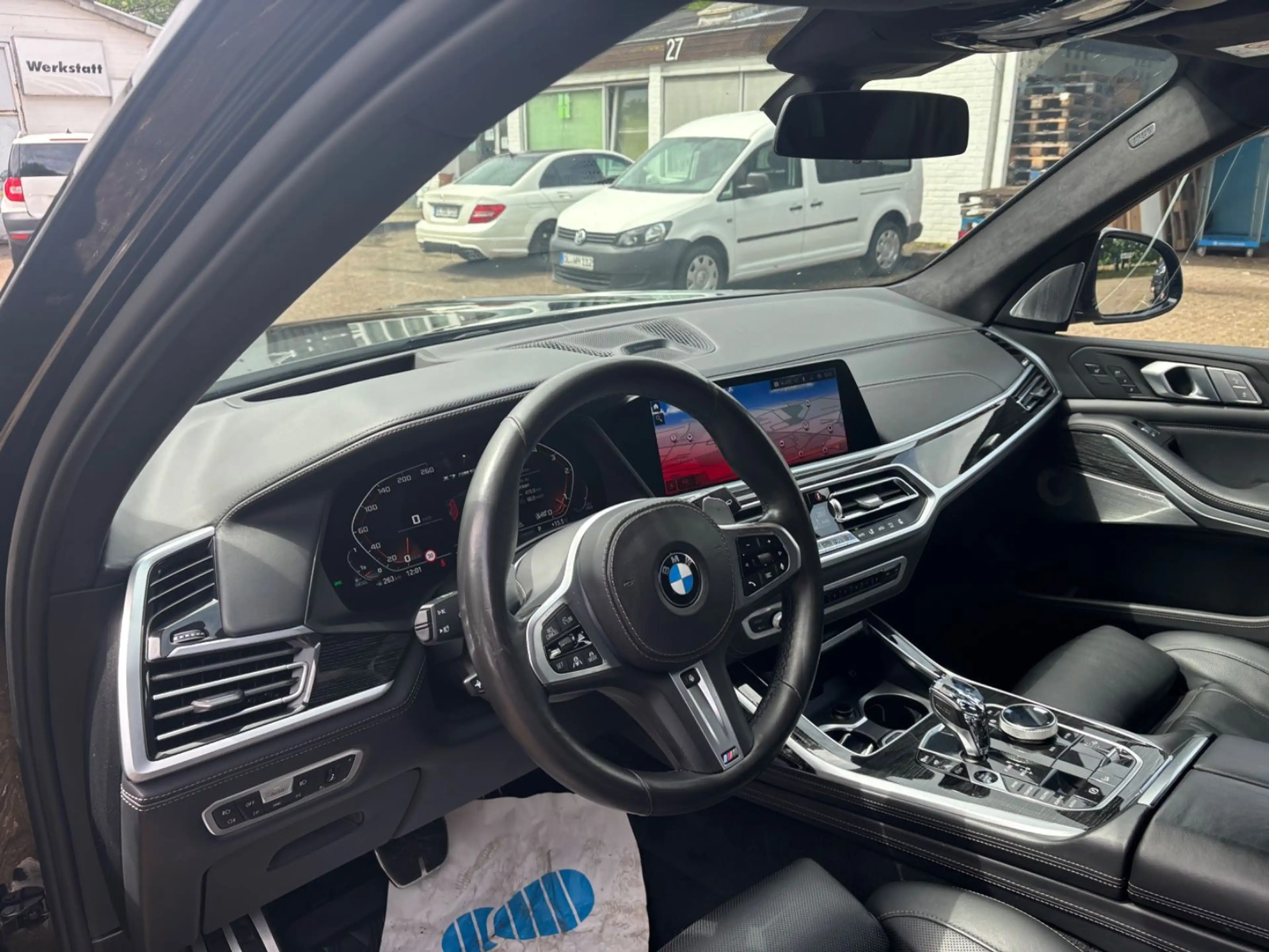 BMW X7 M50d M-Paket 7 Sitze Laser Pano TV *Voll* — photo 7