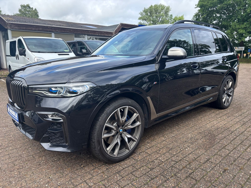 BMW X7 M50d M-Paket 7 Sitze Laser Pano TV *Voll*