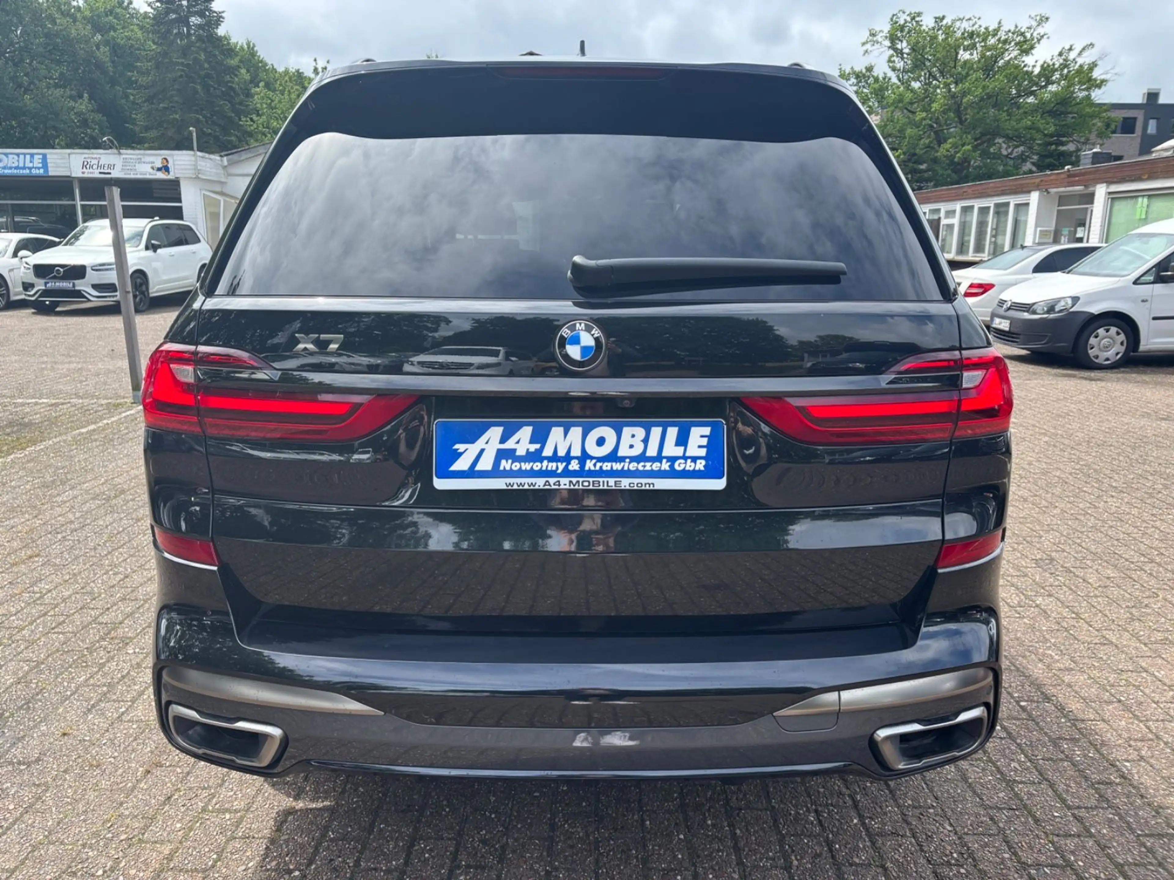 BMW X7 M50d M-Paket 7 Sitze Laser Pano TV *Voll* — photo 6