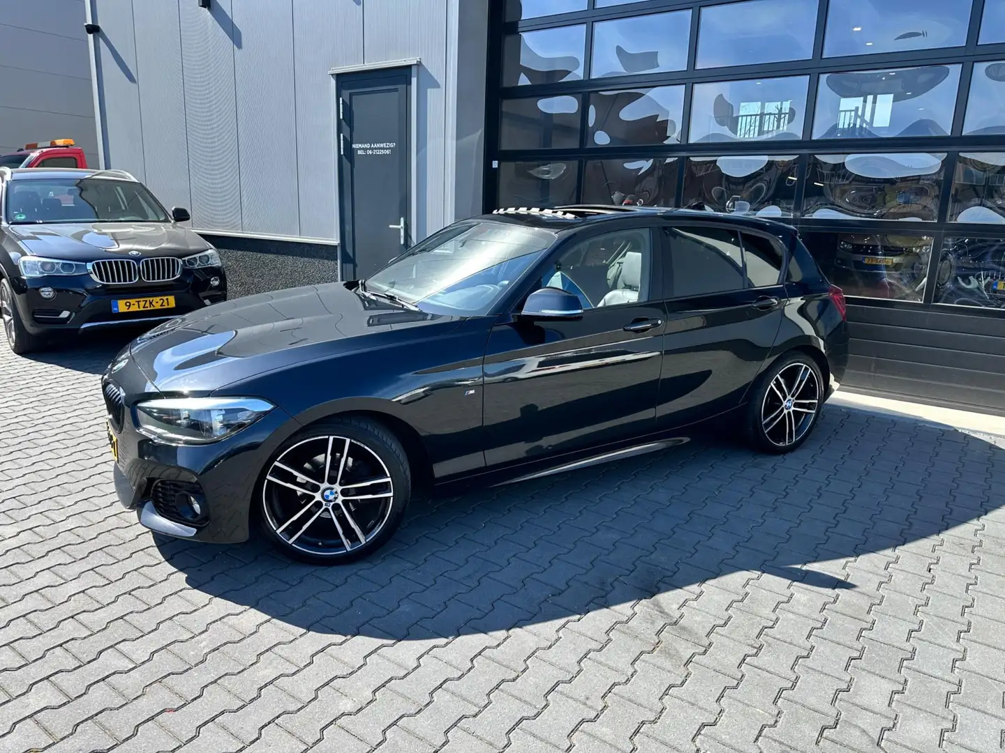 BMW 118 1-serie 118i Executive M-PAKKET automaat Чорний - 2