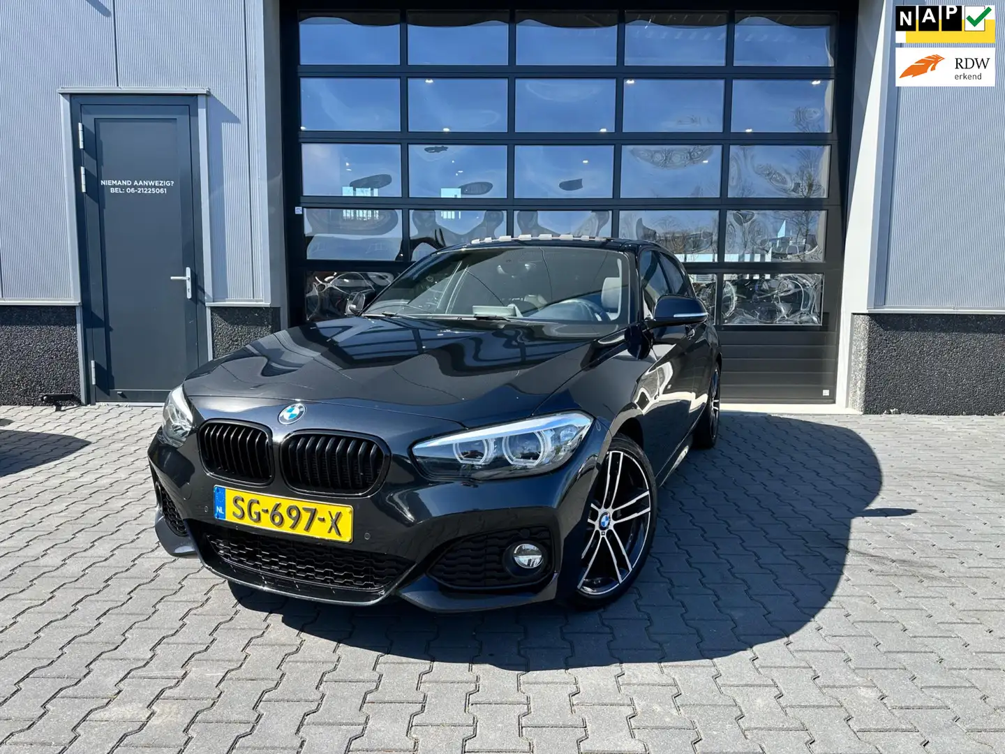 BMW 118 1-serie 118i Executive M-PAKKET automaat Чорний - 1