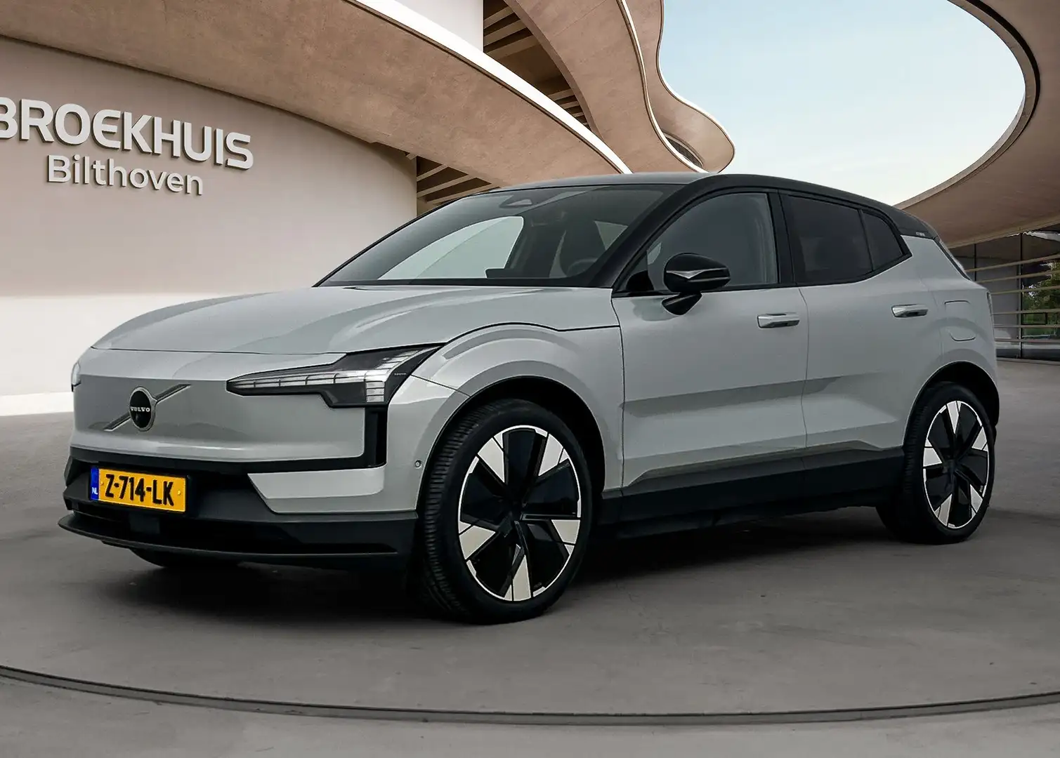 Volvo EX30 Twin Motor Performance Ultra 69 kWh | 20"LM Velgen Grau - 2