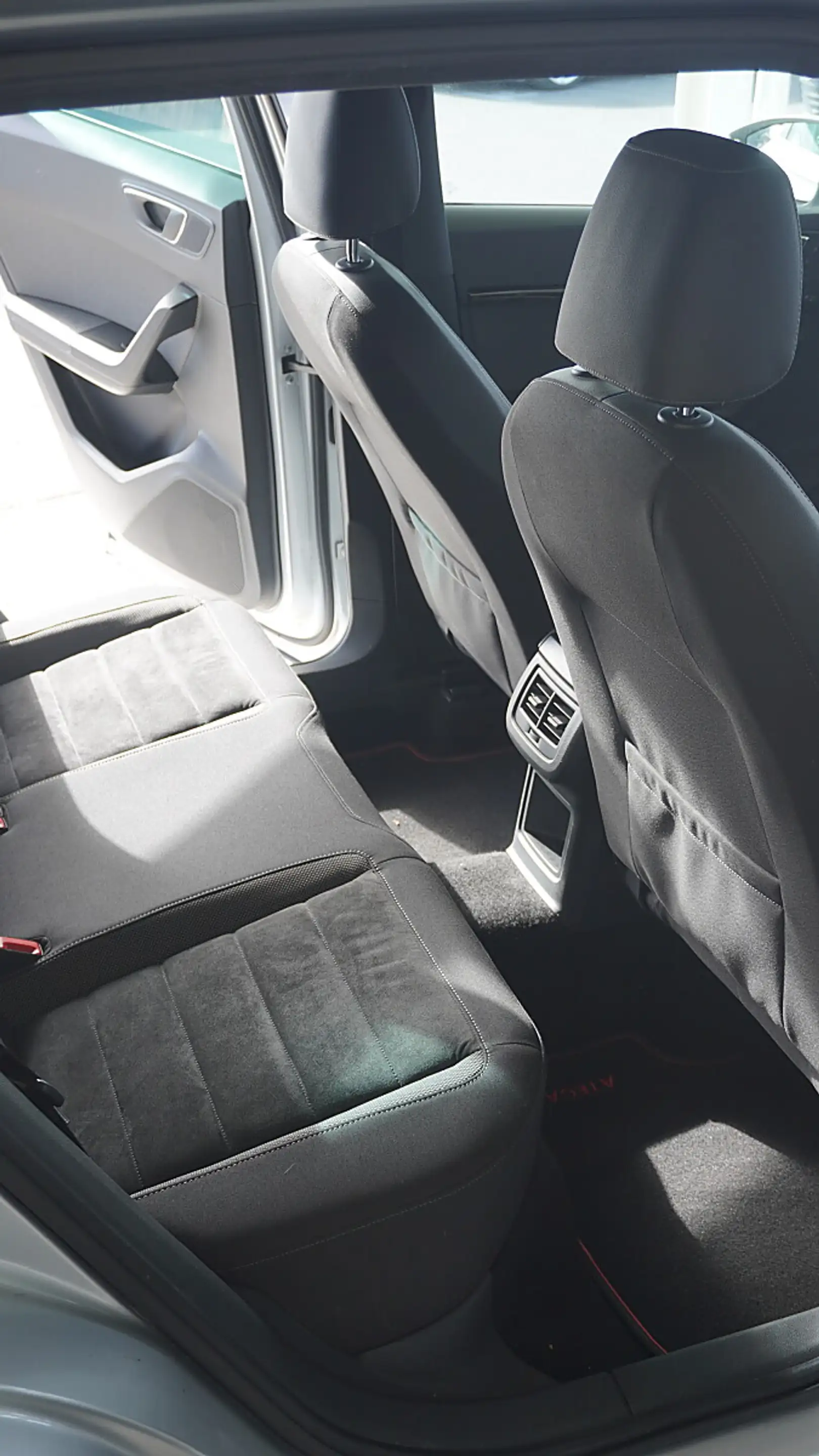 SEAT Ateca 2,0 Xcellence 4WD TDI — photo 11