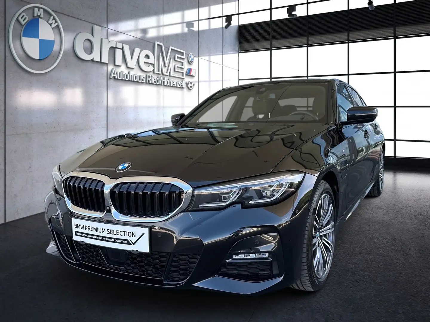 BMW 330 330e xDrive Zwart - 1