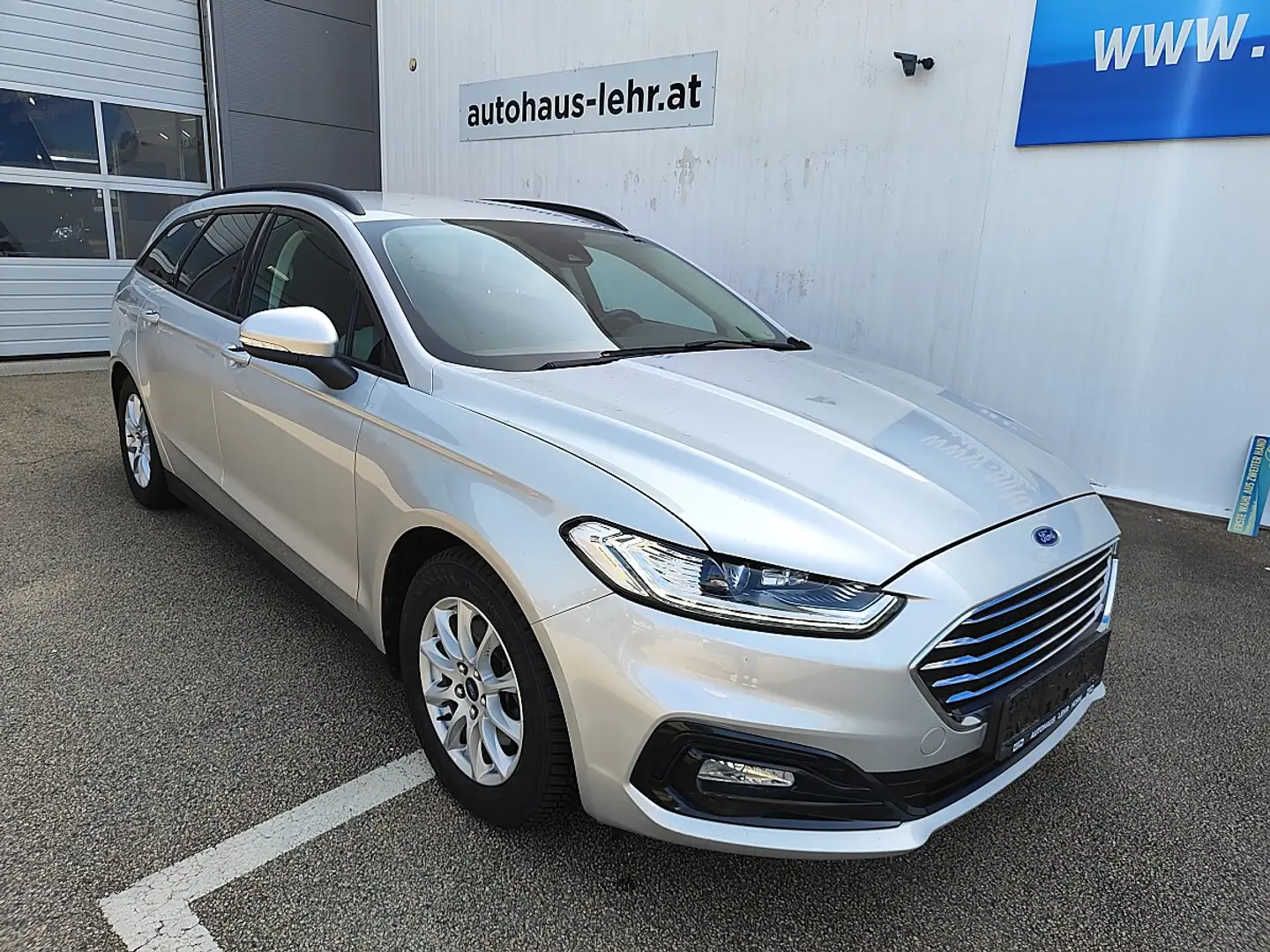 Ford Mondeo Traveller Trend 2,0 EcoBlue SCR Silber - 1