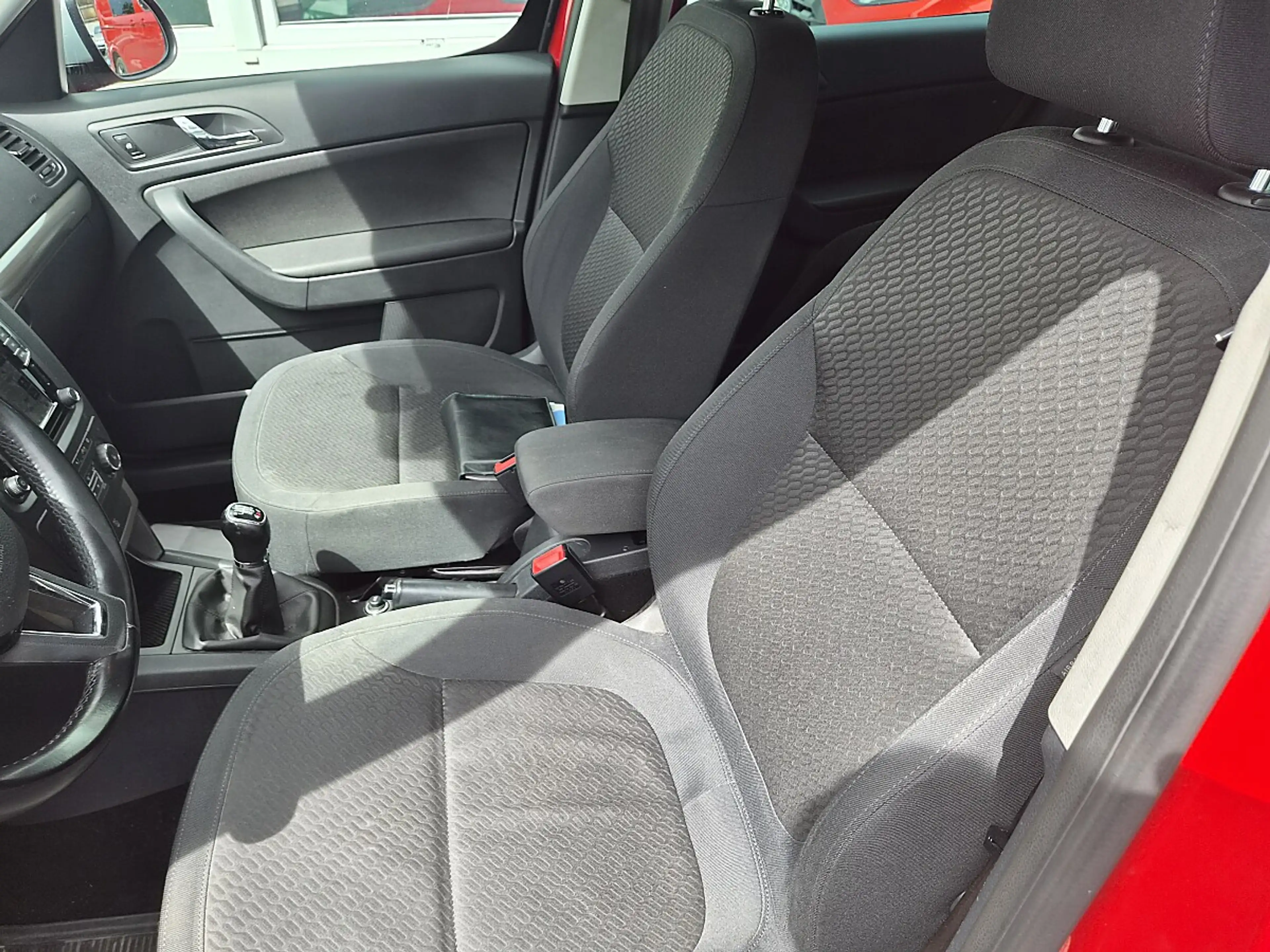 Skoda Yeti Elegance Outdoor 4x4 1,8 TSI — photo 6