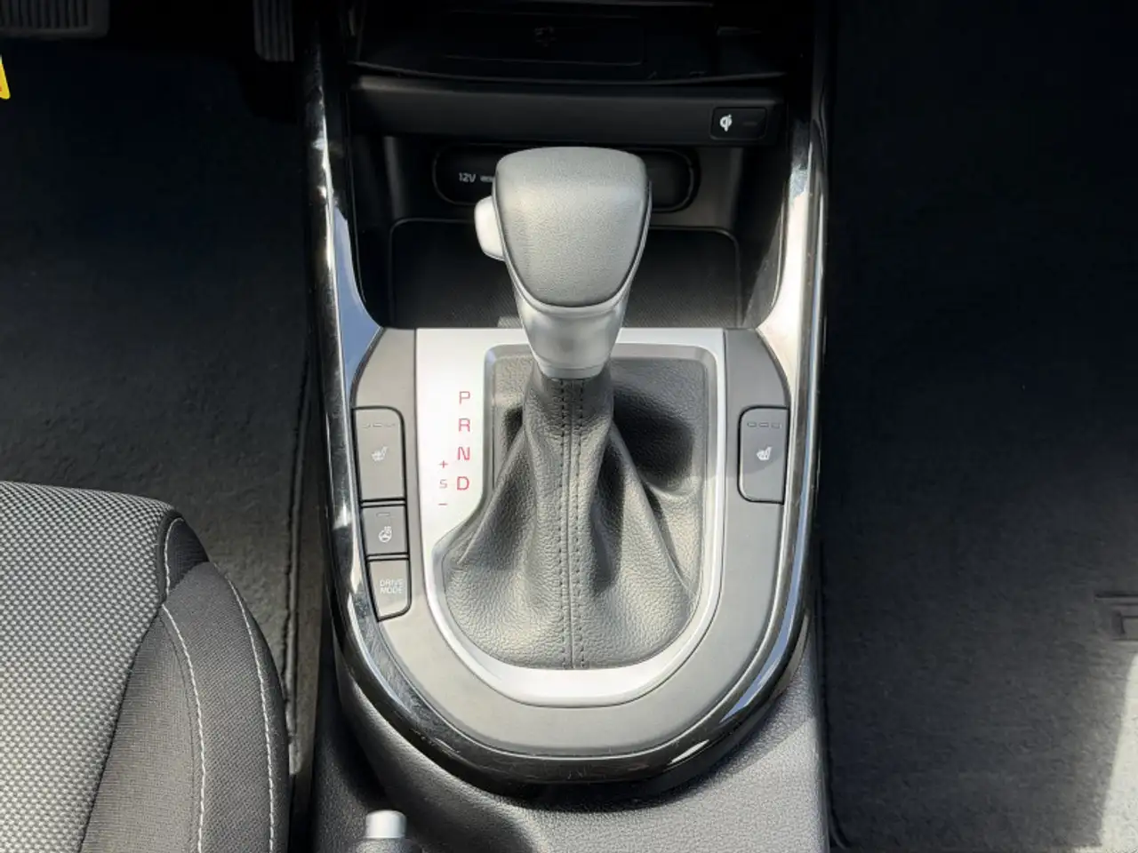 Kia Forte снимка Kia Forte