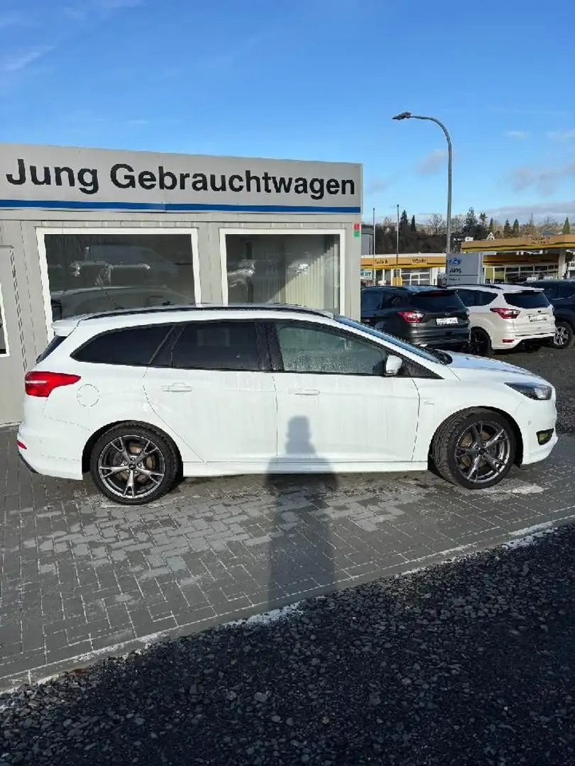 Ford Focus Turnier ST-Line Weiß - 2