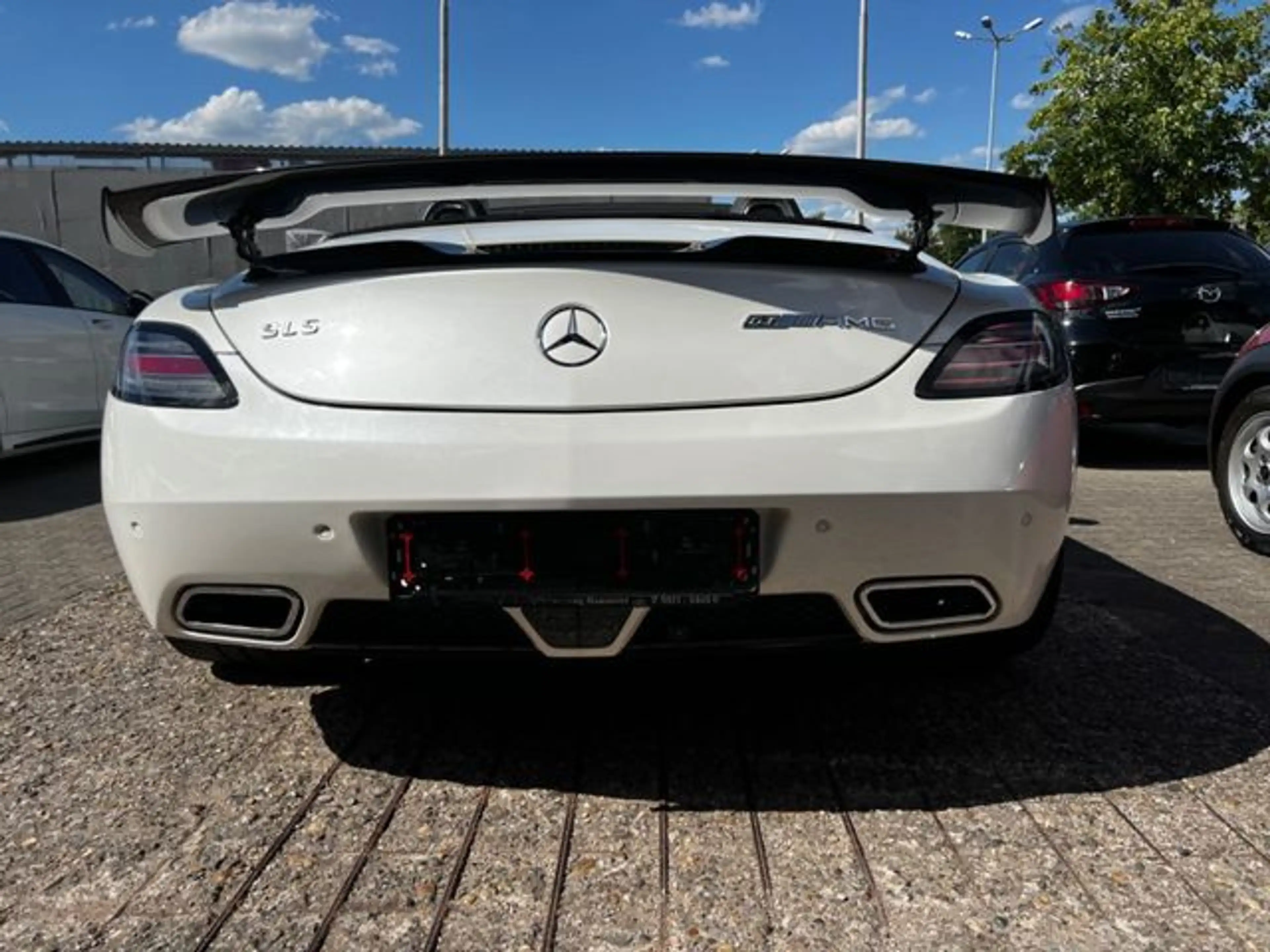 Mercedes-Benz SLS AMG GT FINAL EDITION 1/350 Roadster — photo 8