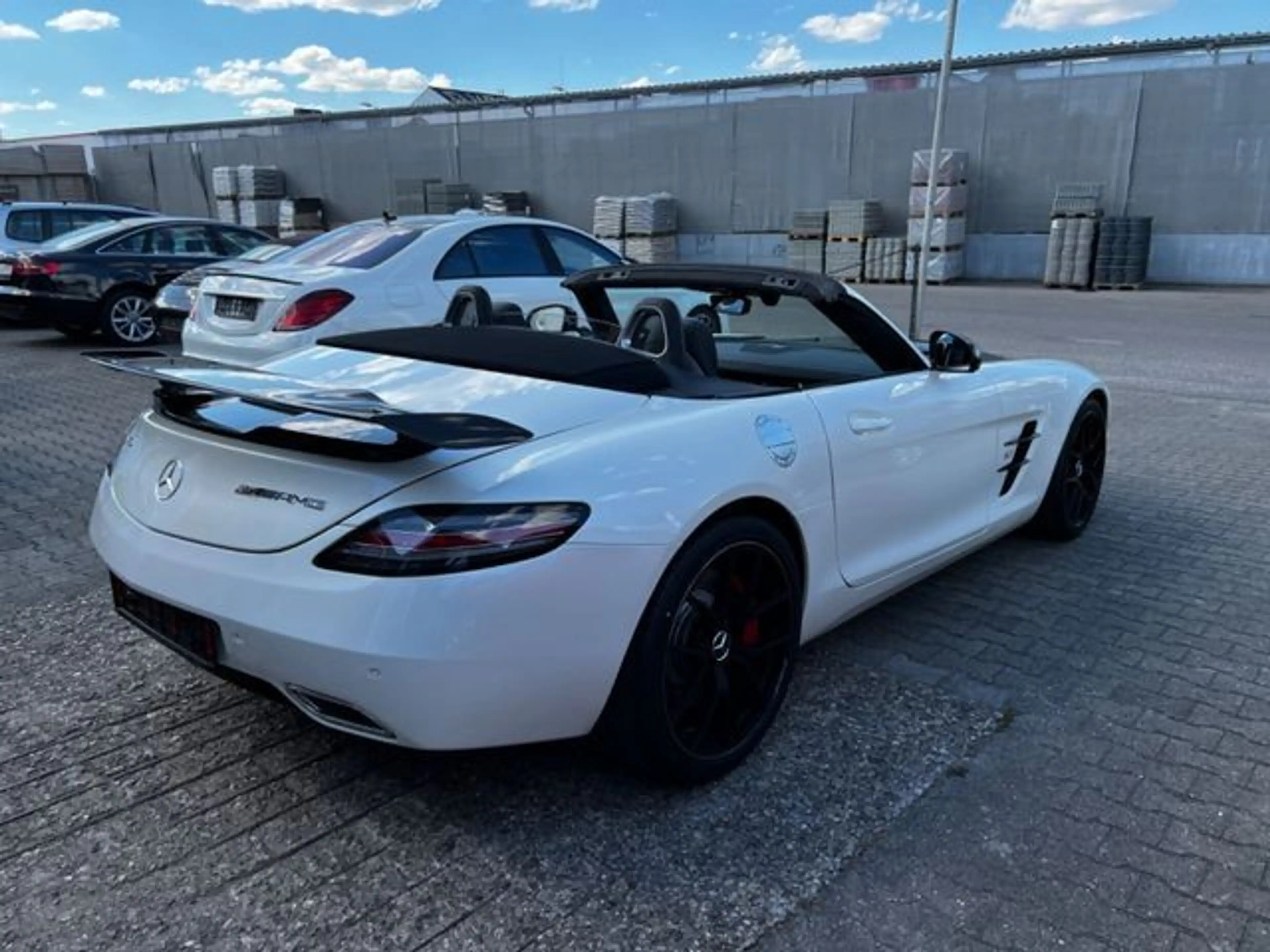 Mercedes-Benz SLS AMG GT FINAL EDITION 1/350 Roadster — photo 10