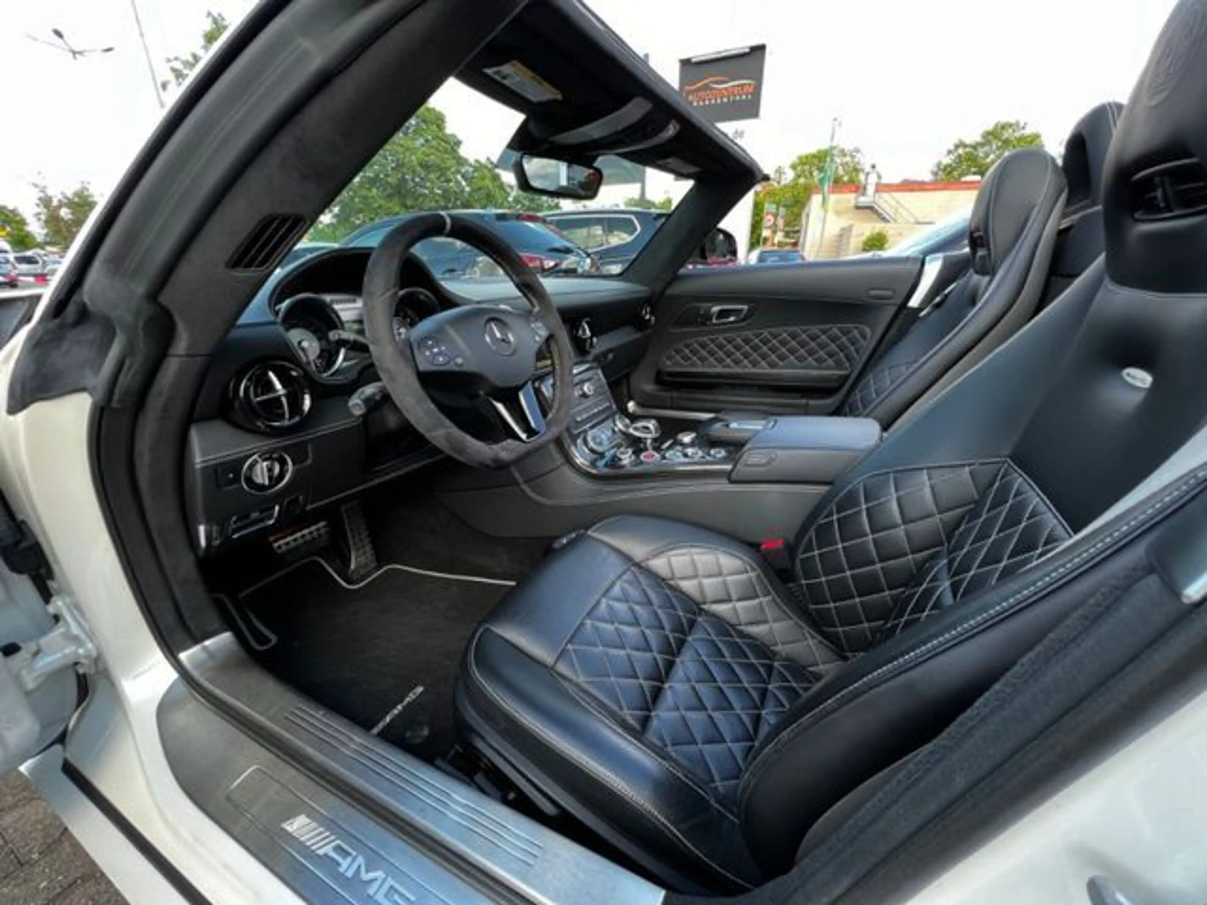 Mercedes-Benz SLS AMG GT FINAL EDITION 1/350 Roadster — photo 14