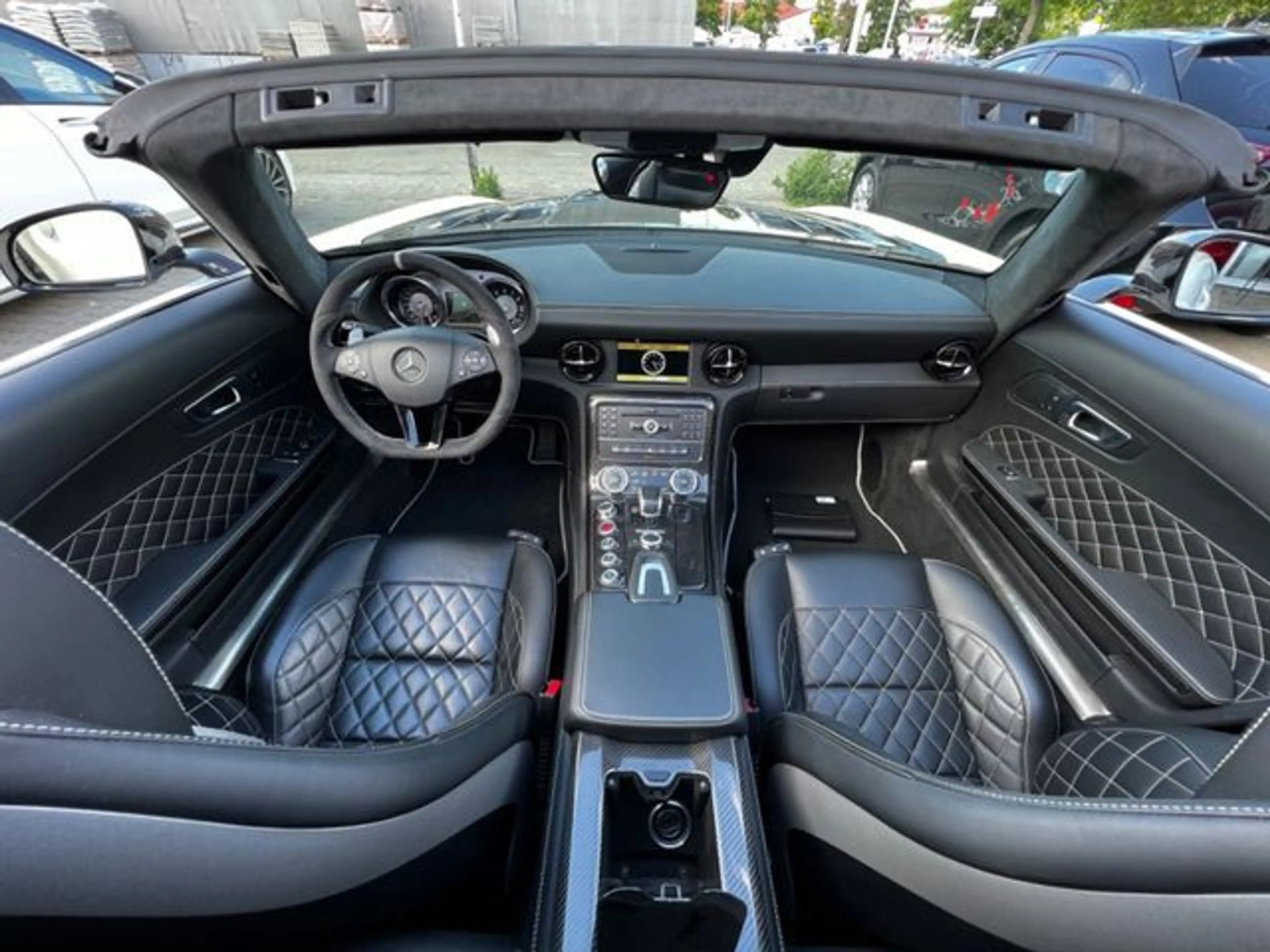 Mercedes-Benz SLS AMG GT FINAL EDITION 1/350 Roadster — photo 13