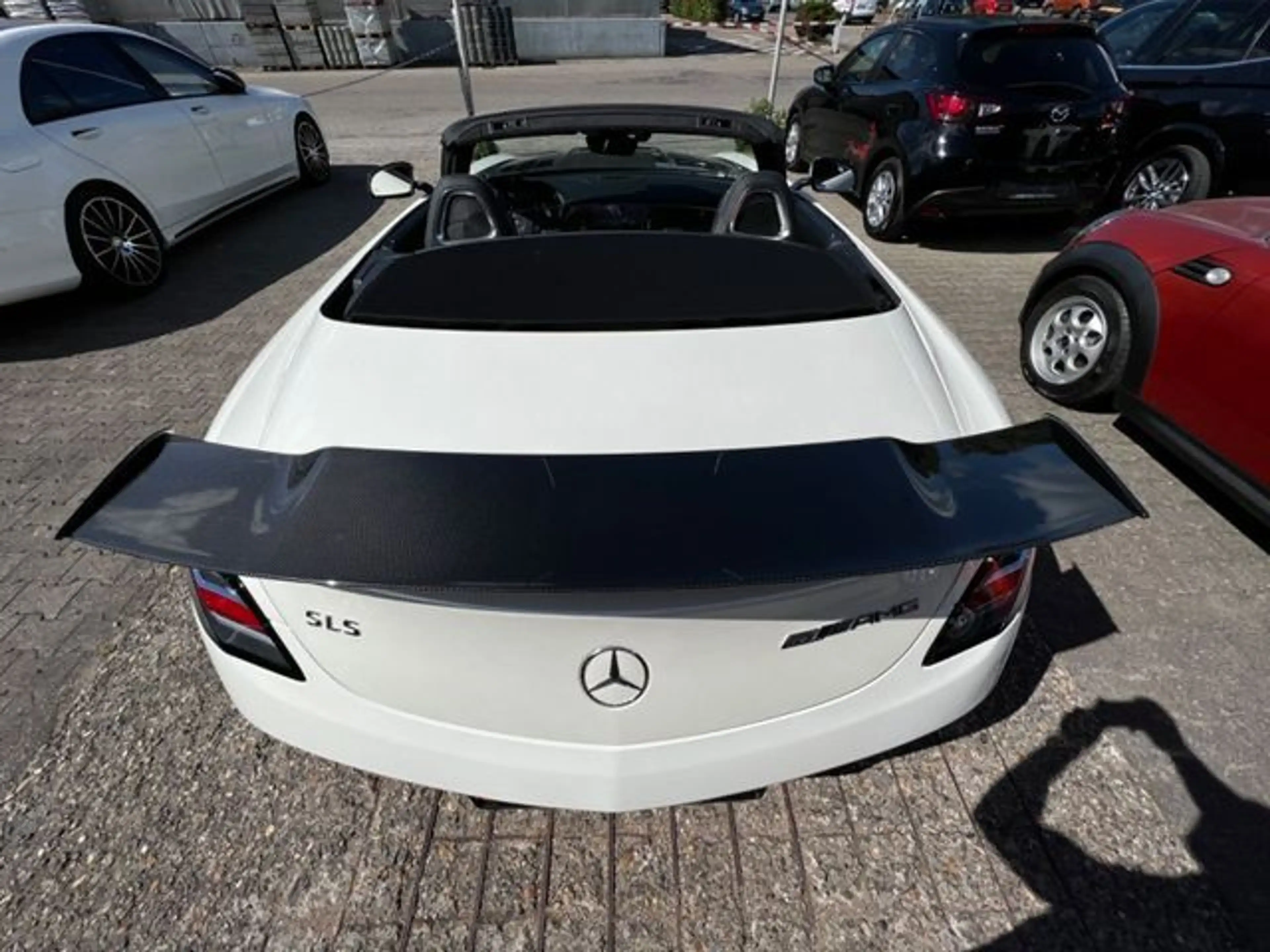 Mercedes-Benz SLS AMG GT FINAL EDITION 1/350 Roadster — photo 9