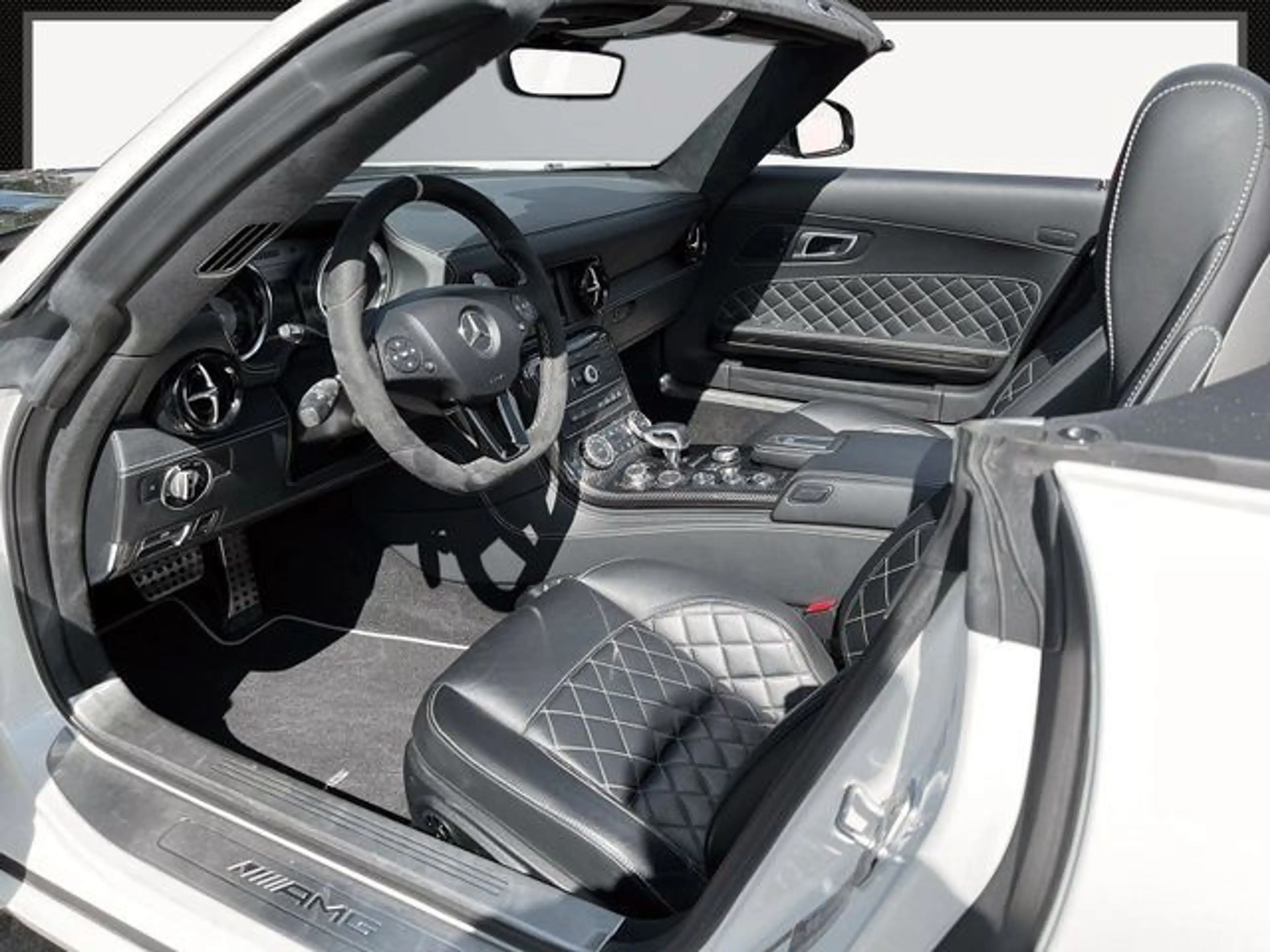 Mercedes-Benz SLS AMG GT FINAL EDITION 1/350 Roadster — photo 5