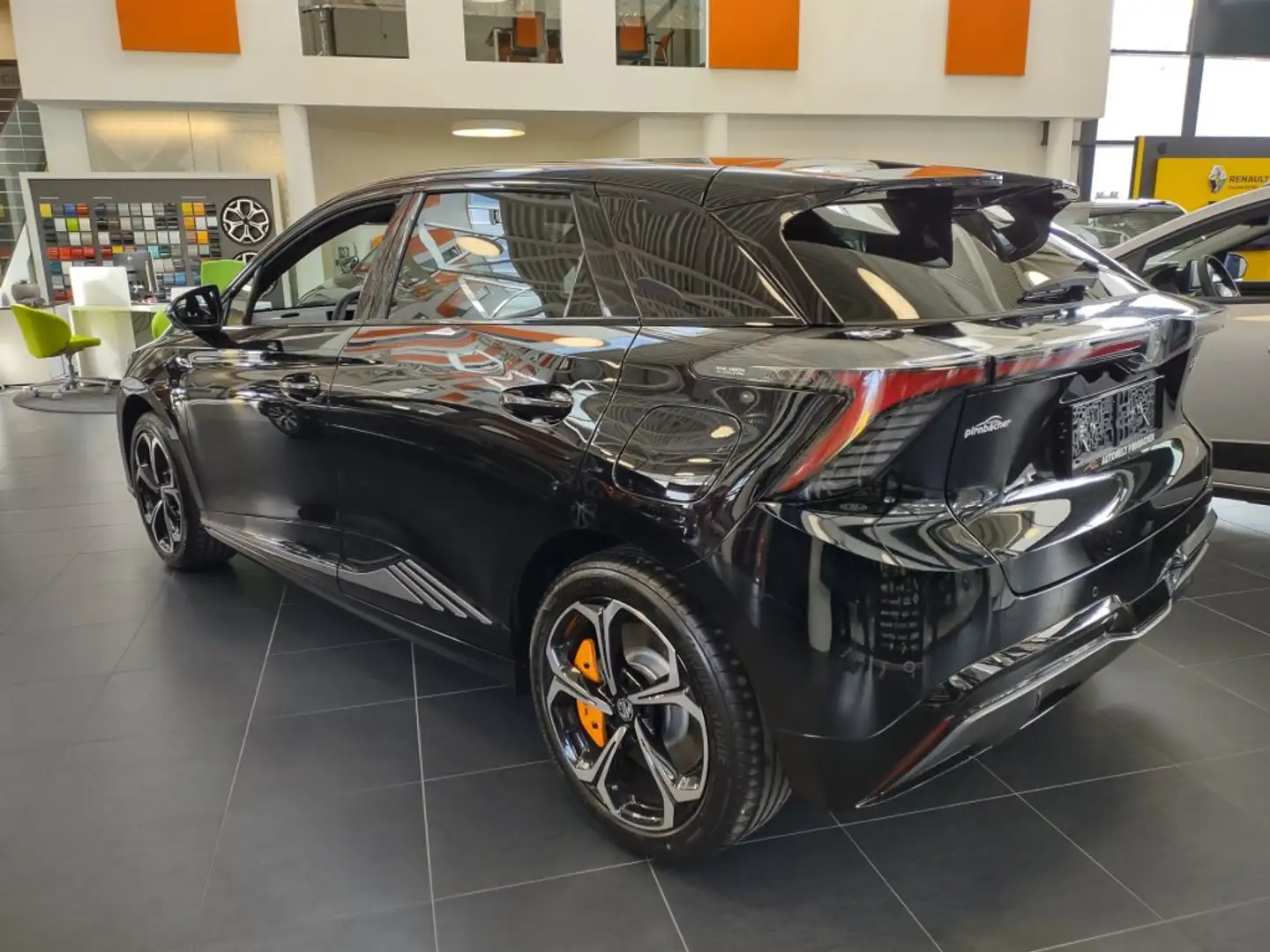 MG MG4 XPOWER 64kWh Schwarz - 2