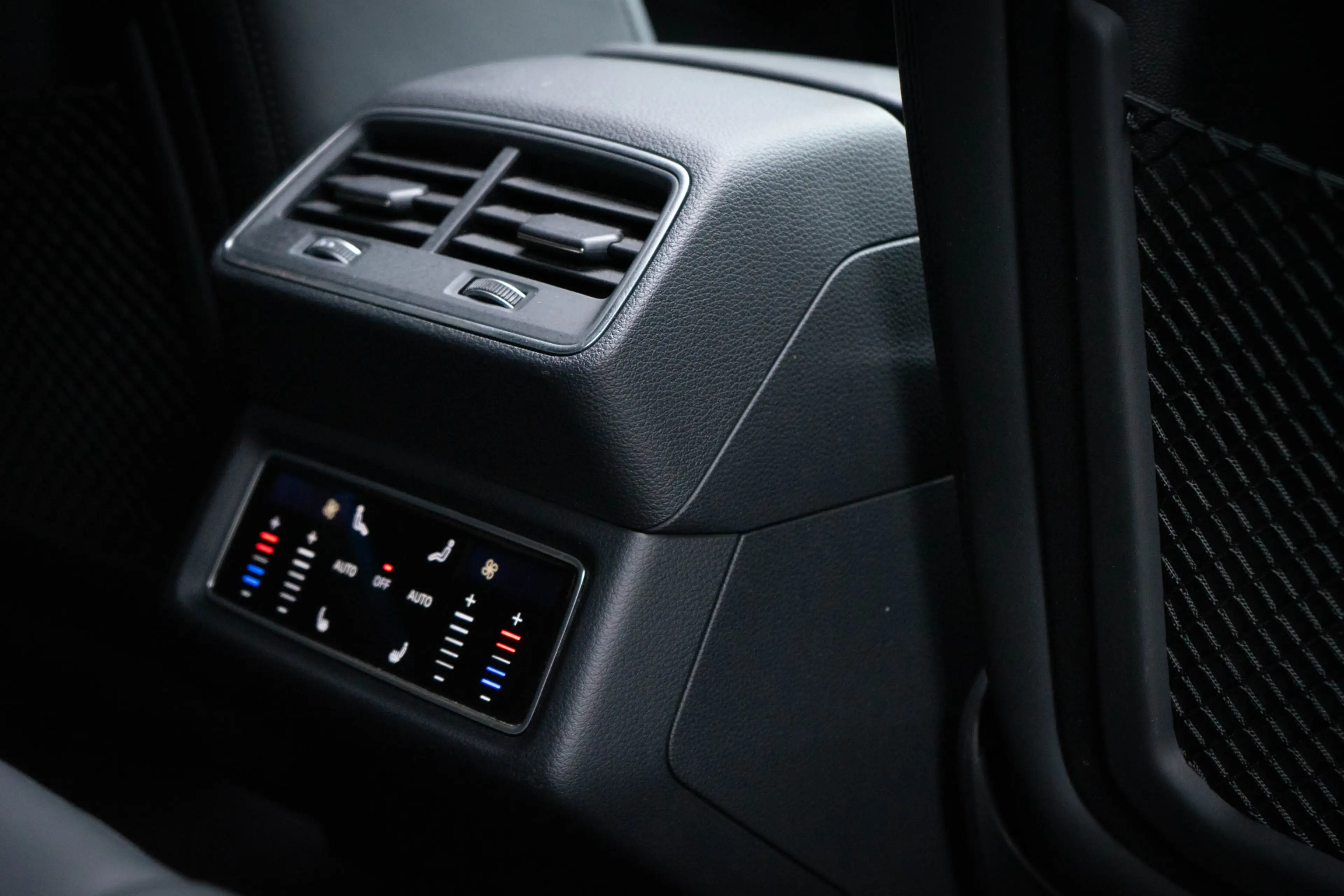 Audi SQ8 e-tron Quattro 371kW — photo 19