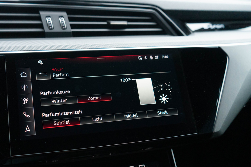 Audi SQ8 e-tron Quattro 371kW — photo 8